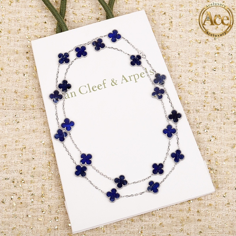 Twenty-flower Necklace