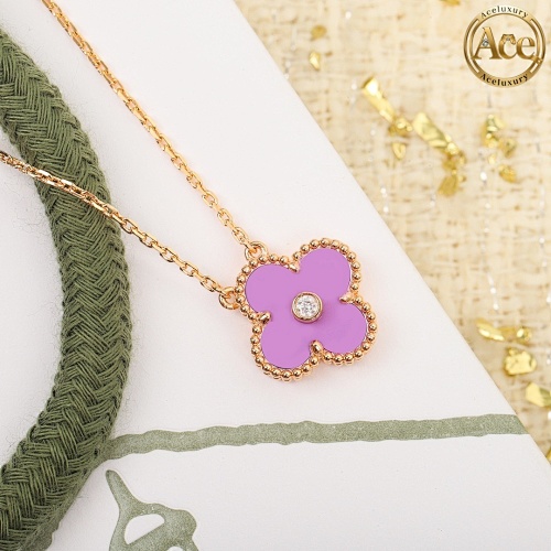 Four-leaf Clover Mother-of-pearl Diamond Necklace