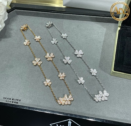 Van Cleef & Arpels High Jewelry Clover Necklace