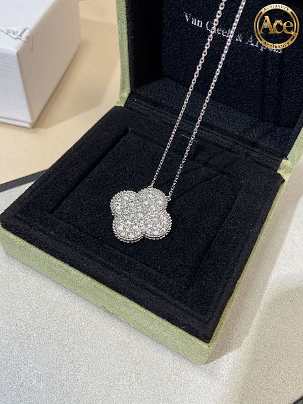 Large Flower Full Diamond Necklace