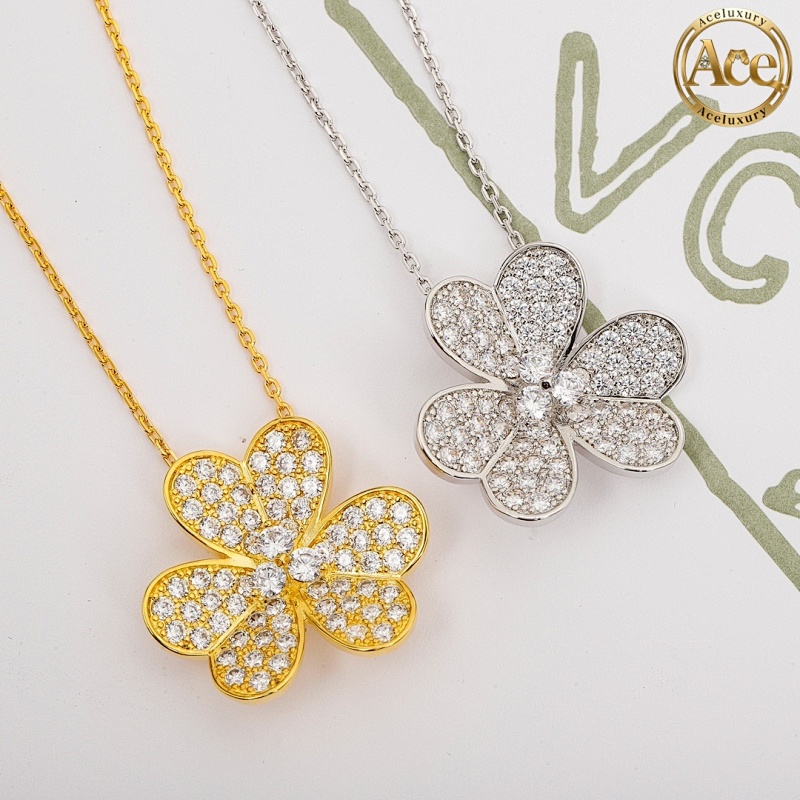 Large Clover Necklace
