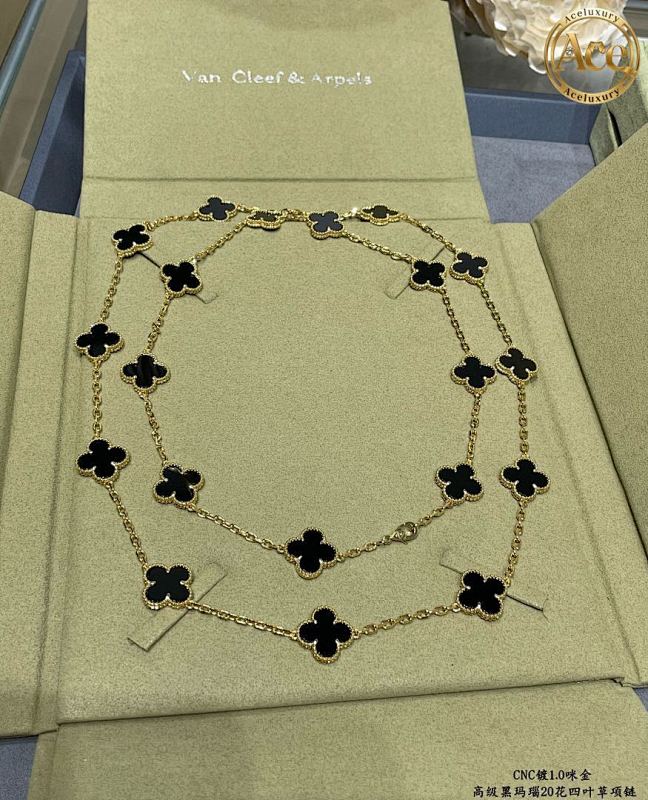 Premium Black Agate 20-Flower Four-Leaf Clover Necklace