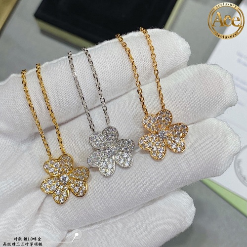 Clover Necklace