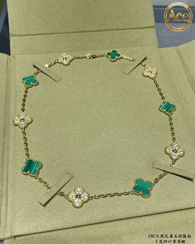 Natural Malachite Spacer Diamond Ten-Flower Four-Leaf Clover Necklace