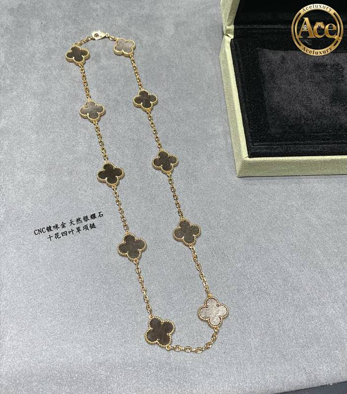 Natural Silver Luster Stone Four-Leaf Clover Necklace