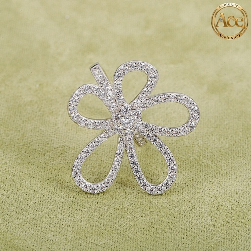 V Gold Plated Rhodium Large Flower Ring
