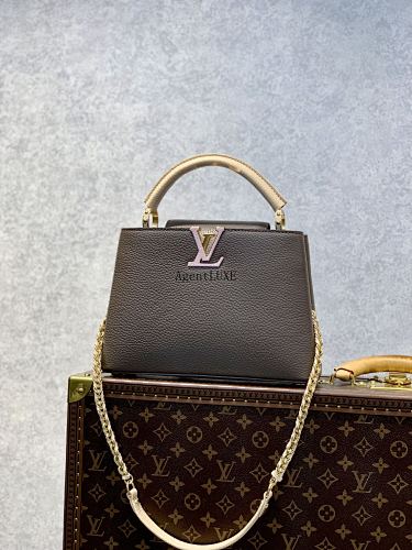 Louis Vuitton Capucines BB Taurillon LV 27.0 X 18.0 X 9.0