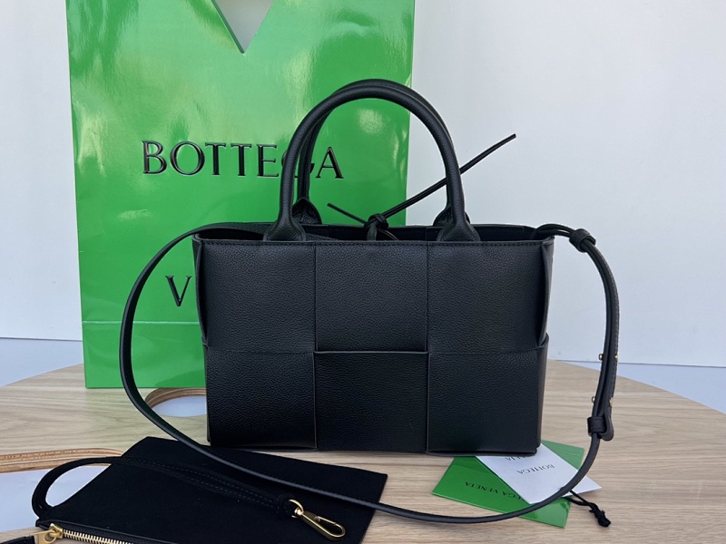 B Mini Tote 25X16x8