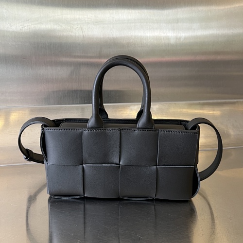 B 24 Mini East- West Arco Tote Intreccio 11 22 5.5 Cm