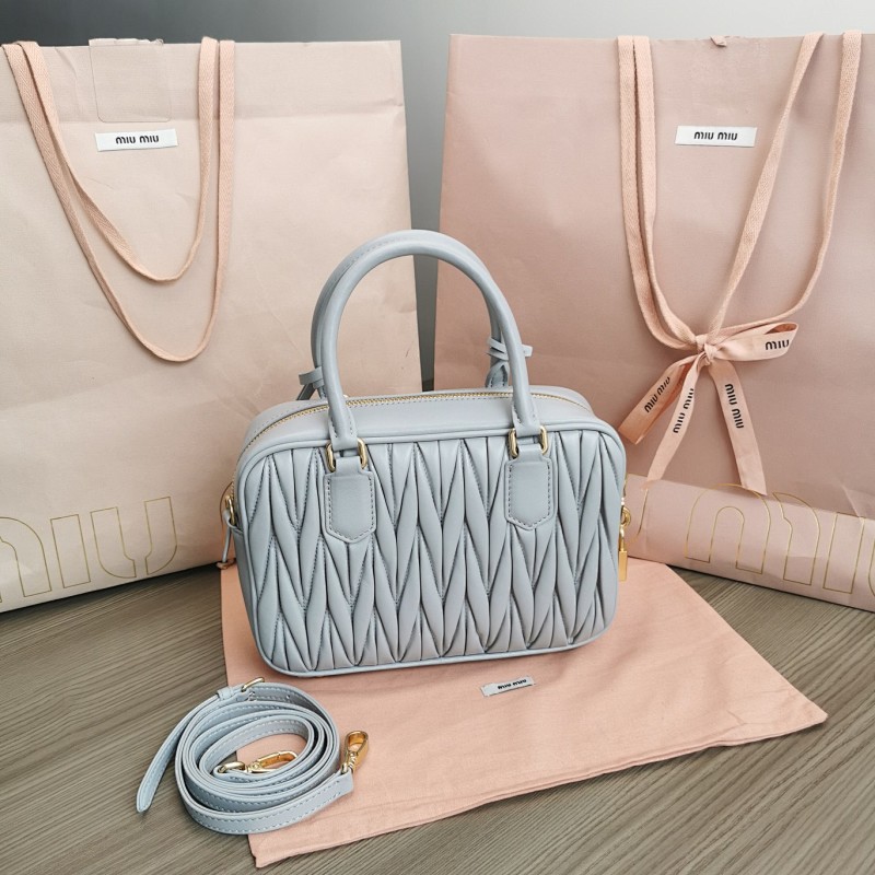MiuMiu Too Pretty Matelasse MiuWander 24X16X7.5CM