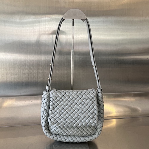 B Mini Cobble Intrecciato