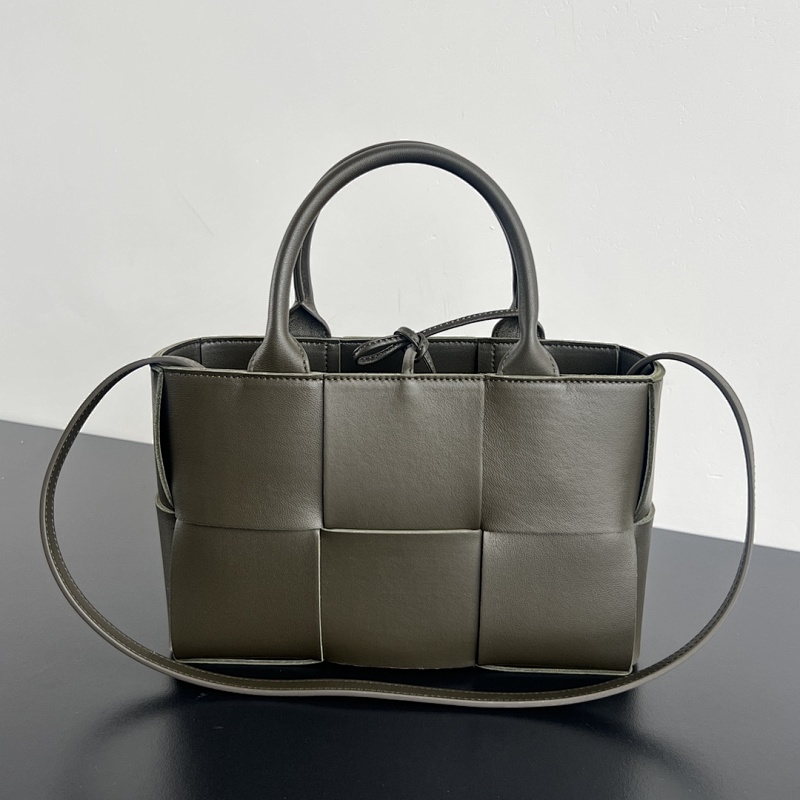 B Mini Tote 25X16x8