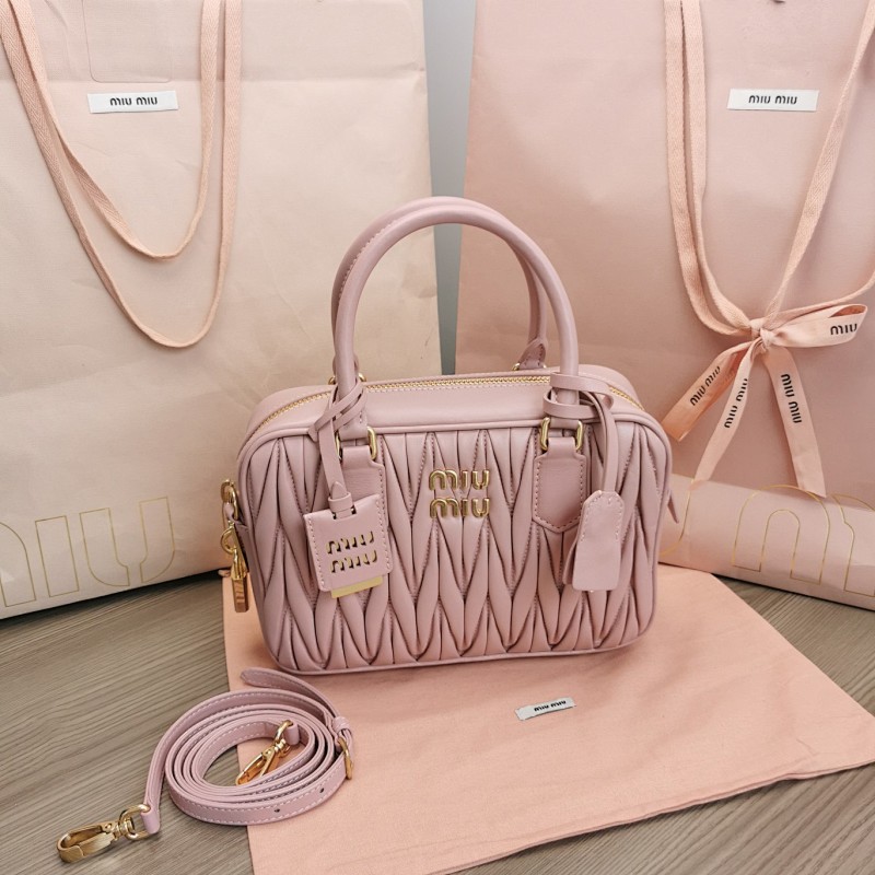 MiuMiu Too Pretty Matelasse MiuWander 24X16X7.5CM