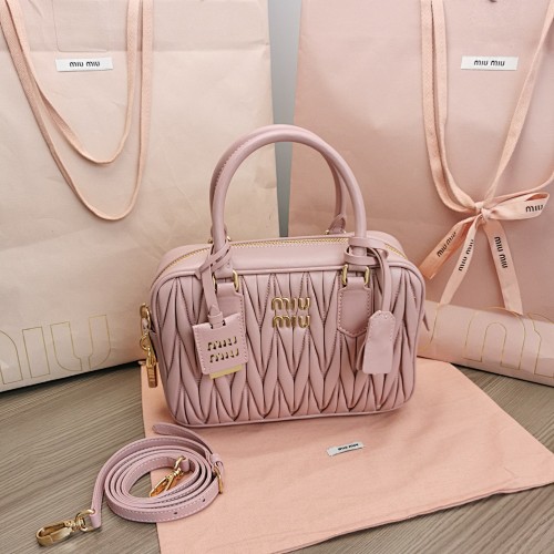MiuMiu Too Pretty Matelasse MiuWander 24X16X7.5CM