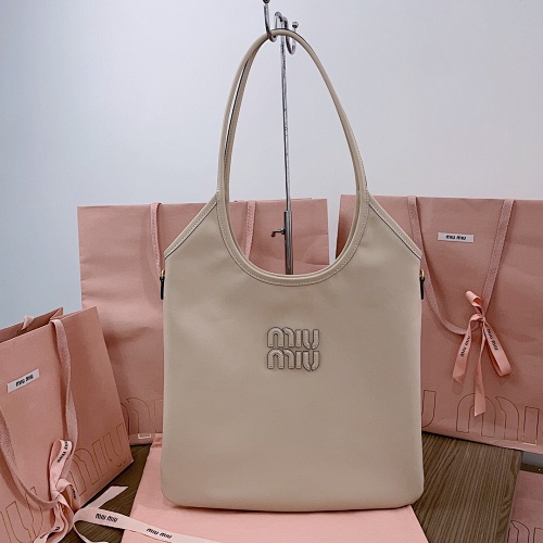 Miu Logo 35 X 40Cm