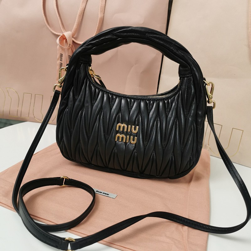 MiuMiu MiuWander Matelasse 23X13X7