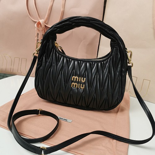 MiuMiu MiuWander Matelasse 23X13X7