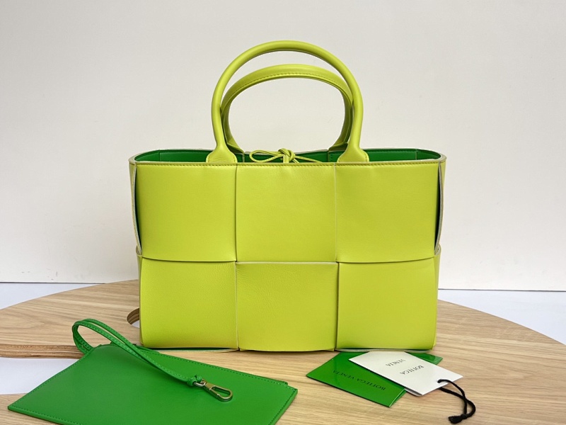 B Mini Tote 30X20x11.5