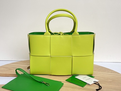 B Mini Tote 30X20x11.5