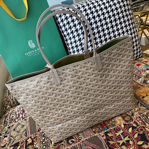 Goyard tote bag