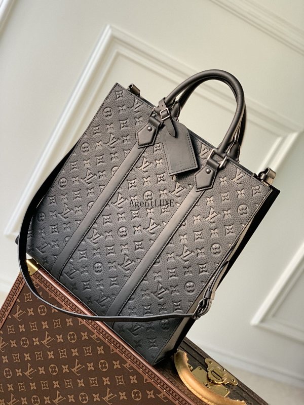 Louis Vuitton Sac Plat Monogram Taurillon 36.5 X 38.0 X 9.0