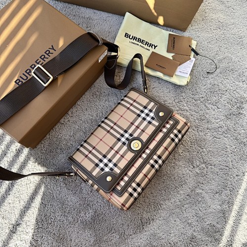 Burberry 25 X 8.5x 18cm