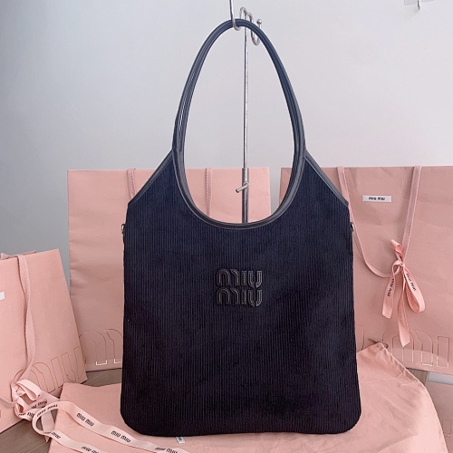 Miu Logo 35 X 40Cm