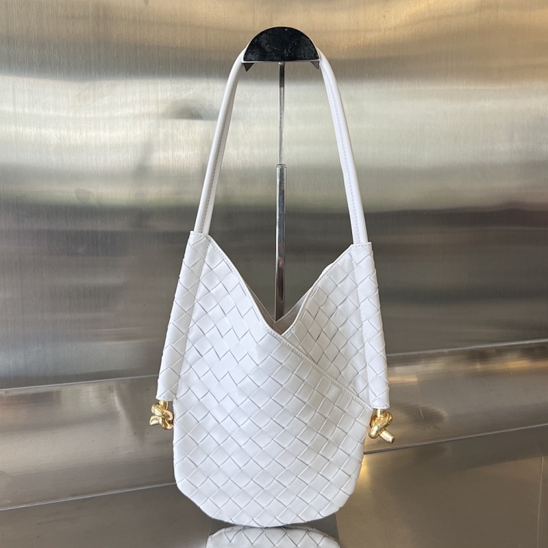 BV Logo Tote Hin 30x26x2