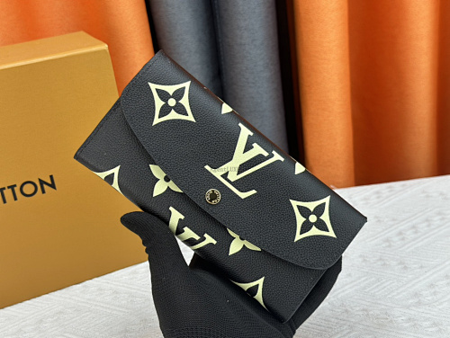 Louis Vuitton Emilie Monogram Size 19x10cm