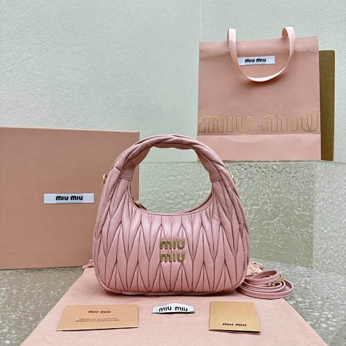 Miu Wander Hobo