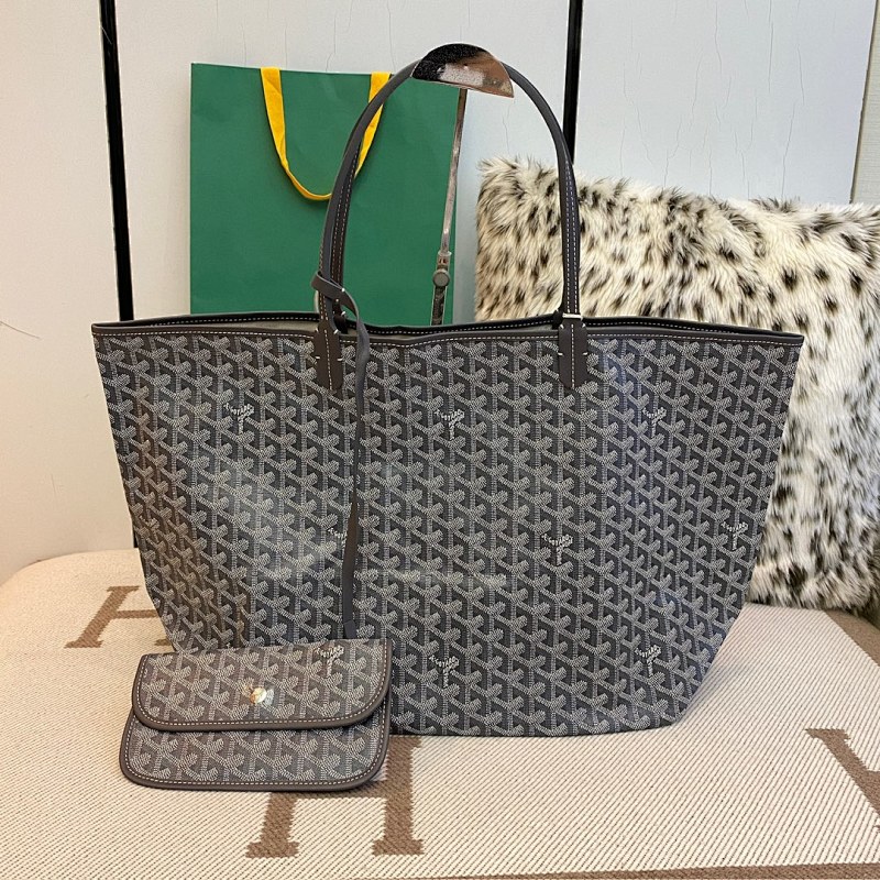 Goyard shopping bag
