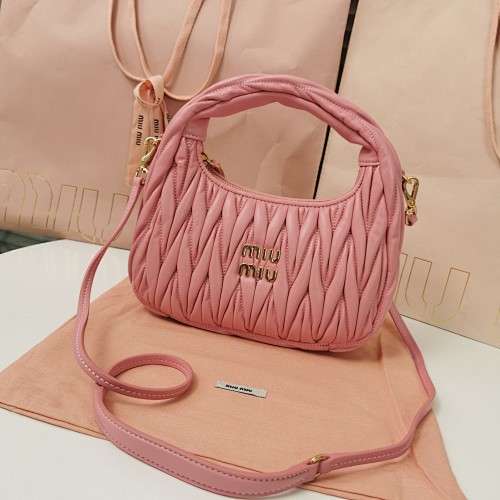MiuMiu MiuWander Matelasse 23X13X7