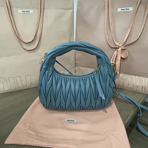 MiuMiu MiuWander Matelasse 20X17x6