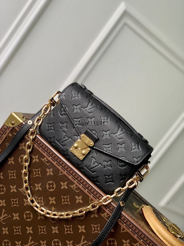 Louis Vuitton Pochette Met Is Monogram Empreinte House S 21.5 13.5 6cm