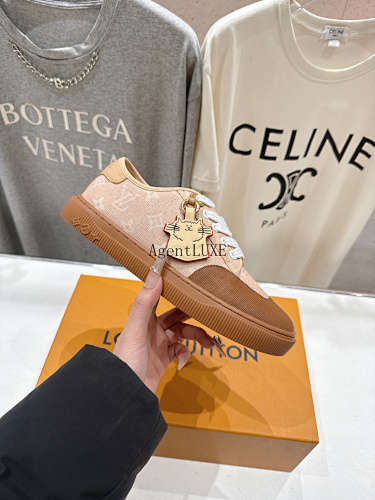 26ss Tilted LV Logo