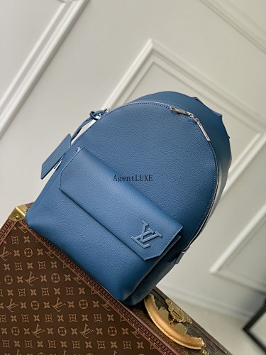 Louis Vuitton Takeoff LV Aerogram 30.0 X 43.0 X 14.0