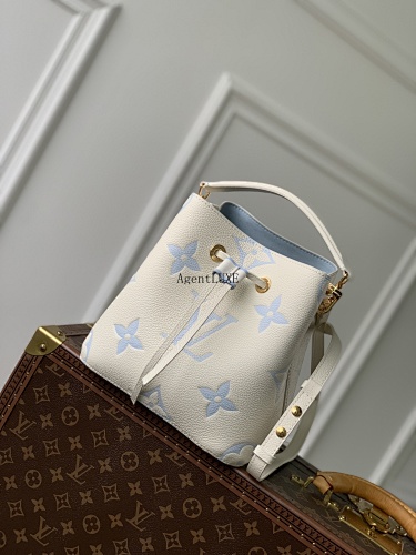 Louis Vuitton NéoNoé BB Monogram Empreinte Monogram Giant 20.0 X 20.0 X 13.0