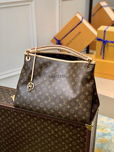 Louis Vuitton Artsy Monogram 41 X 18 X 30.5