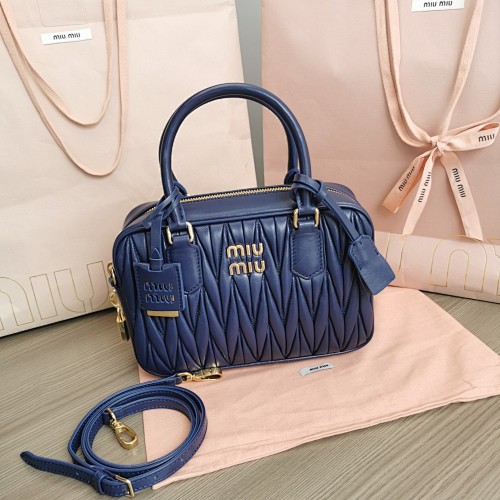 MiuMiu Too Pretty Matelasse MiuWander 24X16X7.5CM