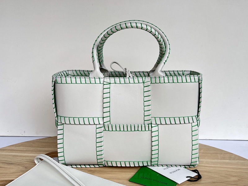 B Arco Tote 30x20x11.5