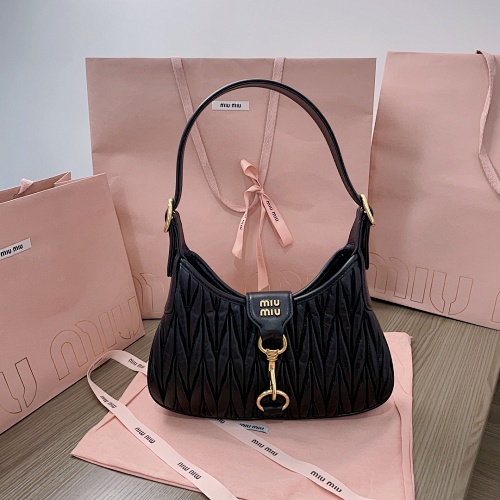 5BC157 MiuMiu Hobo Matelasse MlUMlU 4CM