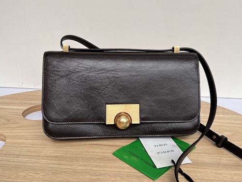 Bottega Veneta 28x9x15.5