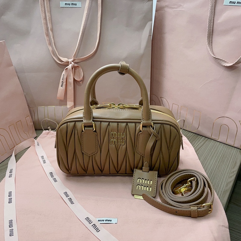 M Miu Matelasse 22X10.5X7.5Cm