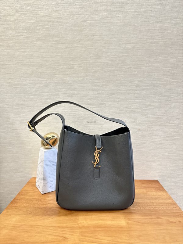 Rose Hobo