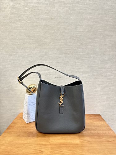 Rose Hobo