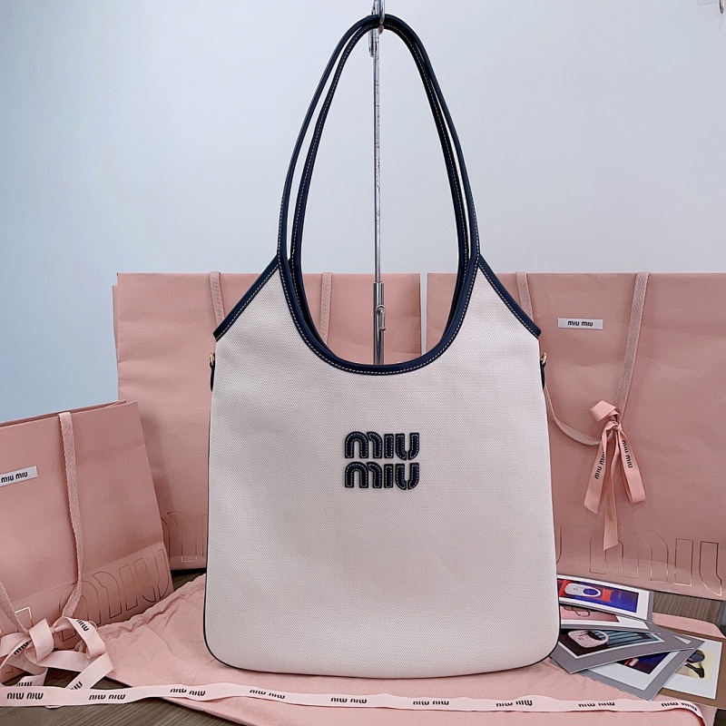 5BG231 Miu Logo 35 X 40cm