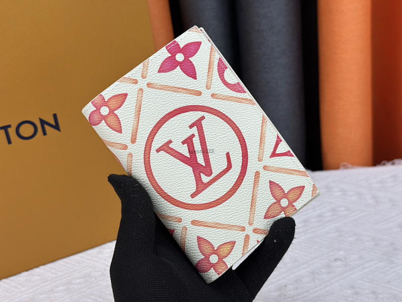 Louis Vuitton Vivienne Holidays Vivienne Monogram 10X14X2.5