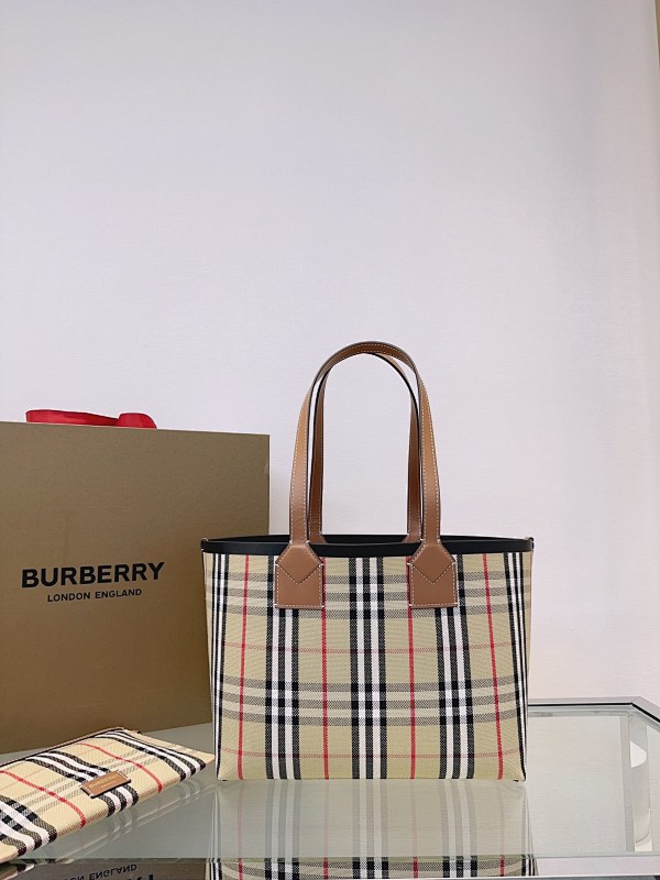 Burberry tote bag