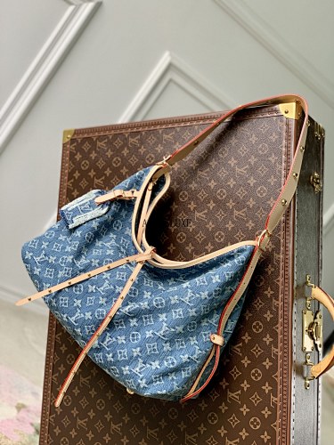 Louis Vuitton CarryAll Monogram