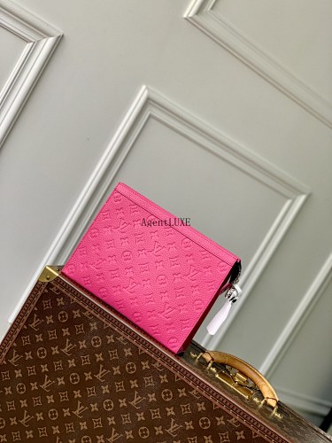 Louis Vuitton Pochette Voyage Pochette Voyage Taïga LV